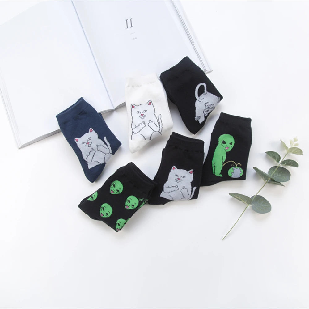 Unisex Summer Fashion Cartoon Cat Art Funny Alien Planet Autumn Winter Creative Soft Cotton Hipster Couples' Socks Dropship